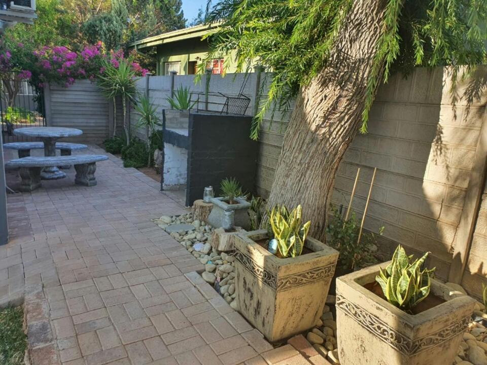 Tehillah Guesthouse Upington Exterior photo